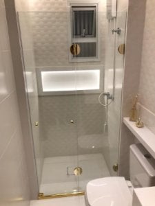 Banheiro compartilhado! Como decorar o cômodo que será usado por moradores e visitantes